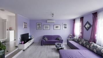 Villa, 3 Bedrooms, Private Pool | Living room | Flat-screen TV