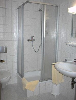 Shower, towels