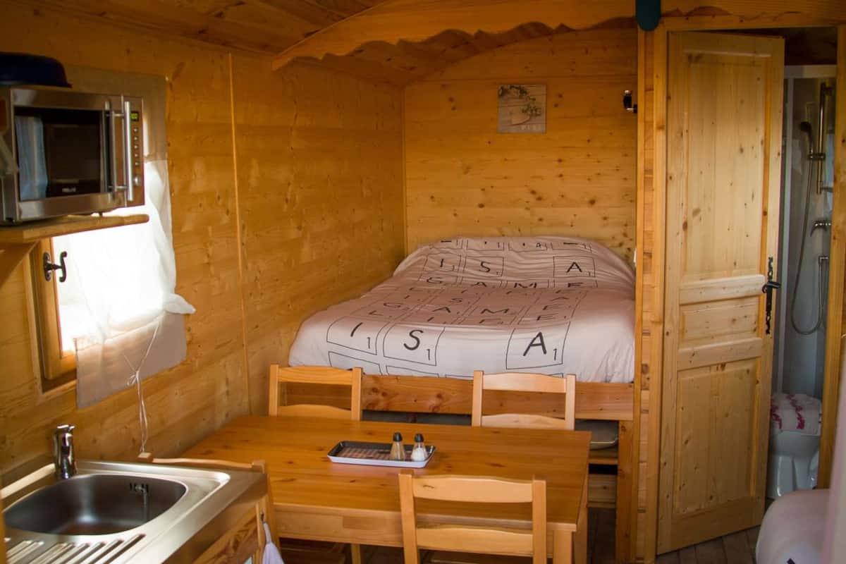Mobile Home, 1 lit double et 1 canapé-lit (Roulotte)