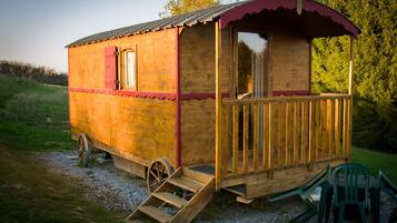 Mobile Home, 1 Double Bed with Sofa bed (Roulotte) | Individually decorated, individually furnished