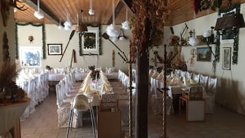 Banquet hall