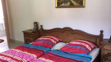 Family Condo, 3 Bedrooms | Free cribs/infant beds, free WiFi, bed sheets