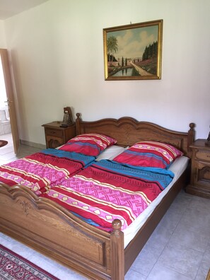 家庭公寓客房, 3 間臥室 | 免費搖籃/嬰兒床、免費無線上網、床單