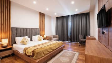 Soundproofing, free WiFi