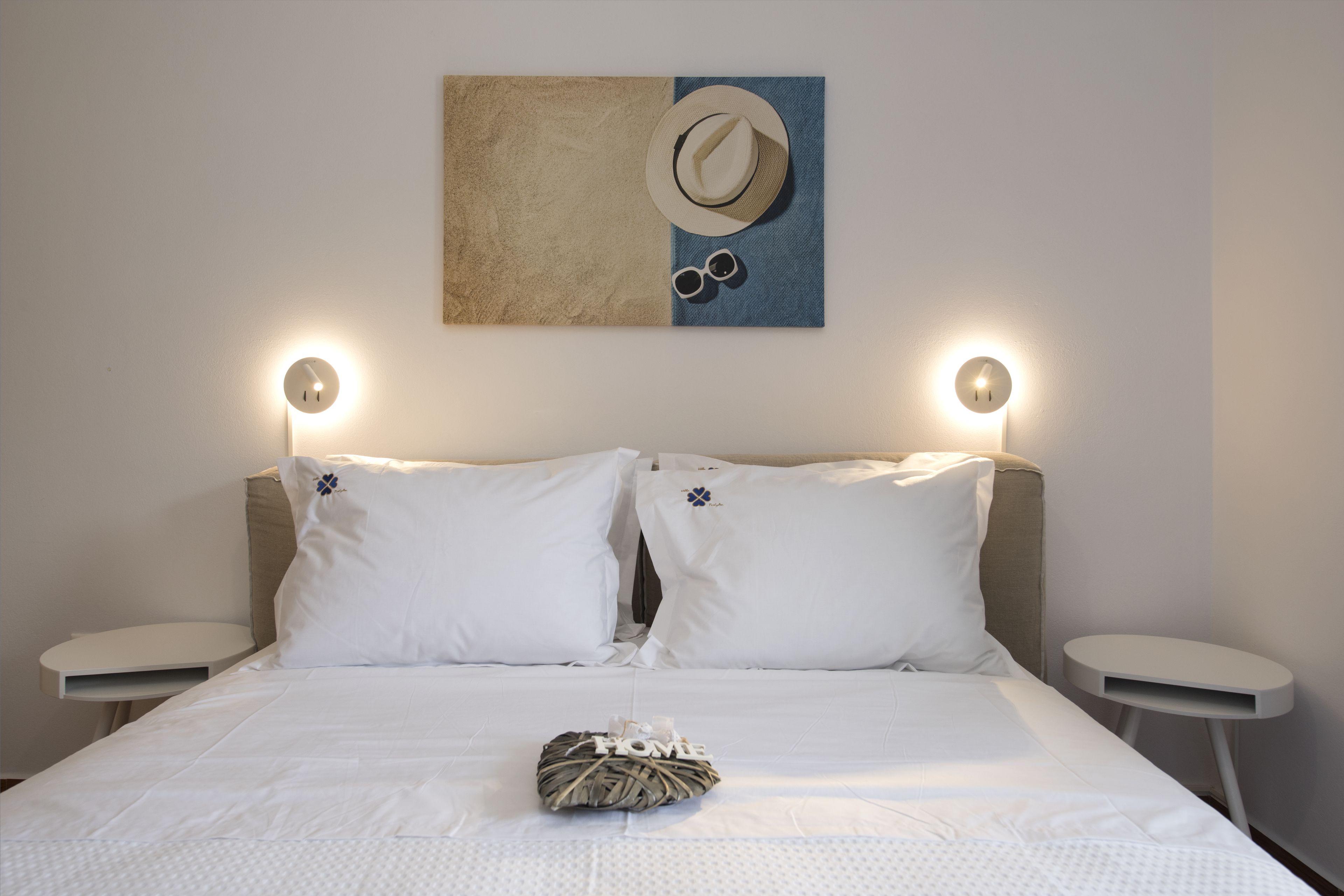 Romantisk villa, 1 kingsize-seng med sovesofa, tilgjengelighetstilpasset, bassengutsikt | 1 soverom, sengetøy av topp kvalitet og individuelt dekorert