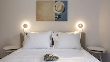 Romantisk villa, 1 kingsize-seng med sovesofa, tilgjengelighetstilpasset, bassengutsikt | 1 soverom, sengetøy av topp kvalitet og individuelt dekorert