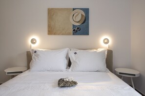 Romantic Villa, 1 King Bed with Sofa bed, Accessible, Pool View | 1 bedroom, premium bedding, individually decorated - Villa Trifylia (Paros)