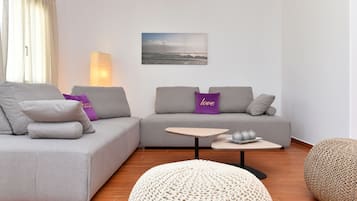 Romantic Villa, 1 King Bed with Sofa bed, Accessible, Pool View | Living area | Flat-screen TV, Netflix