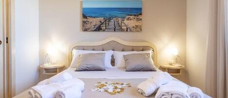 Egyptian cotton sheets, premium bedding, individually decorated