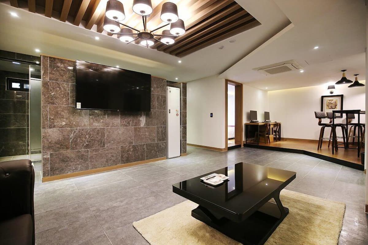 Suite | Salle de séjour