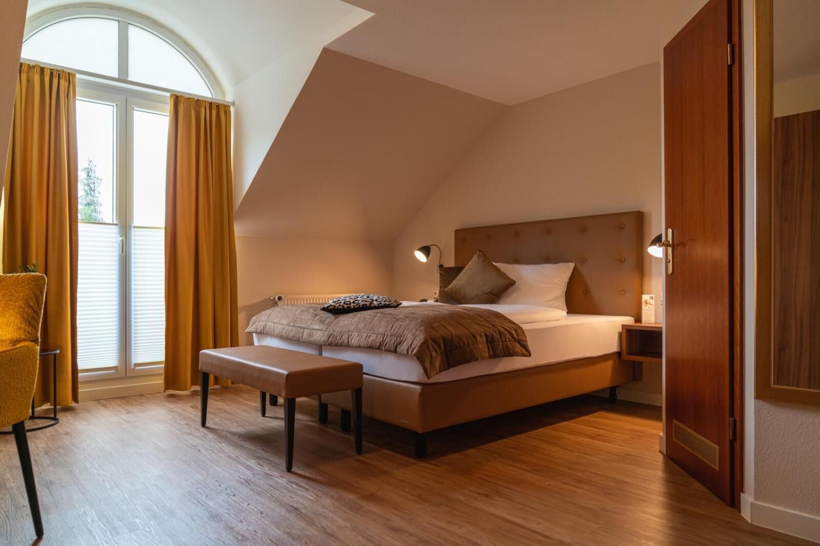 in-room safe, desk, free wifi, bed sheets