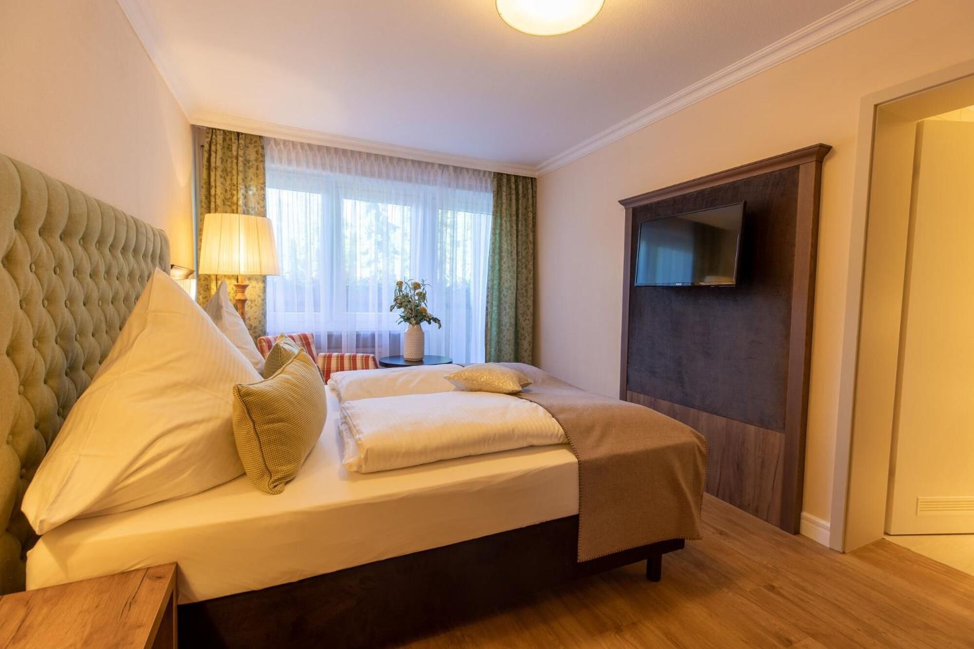 in-room safe, desk, free wifi, bed sheets