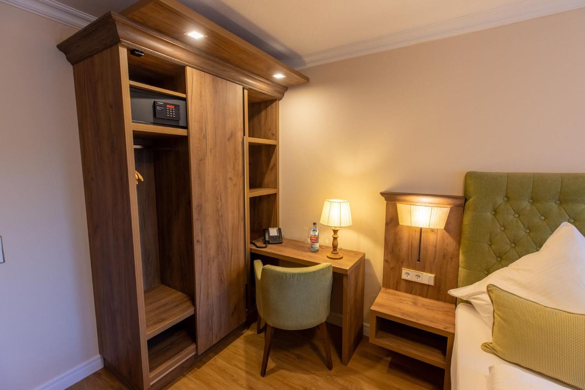 in-room safe, desk, free wifi, bed sheets