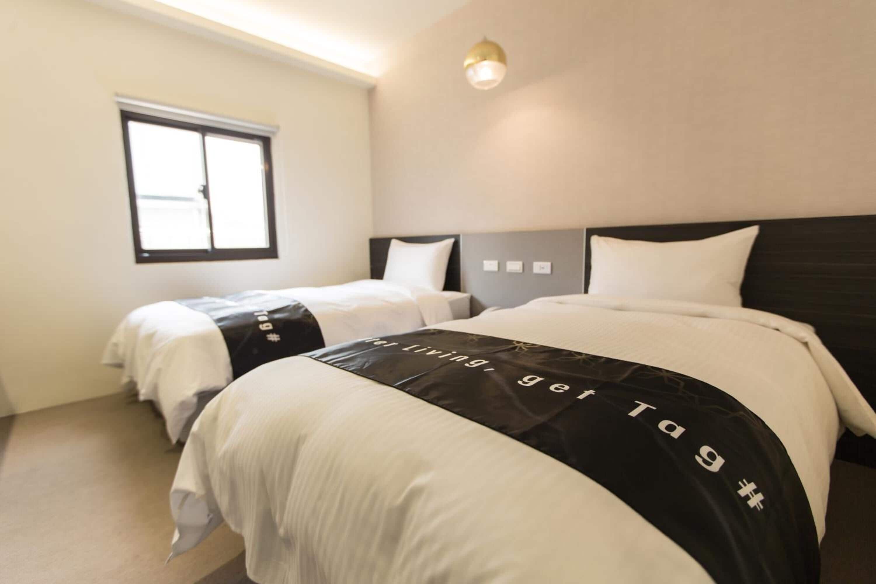 desk, blackout curtains, soundproofing, free wifi