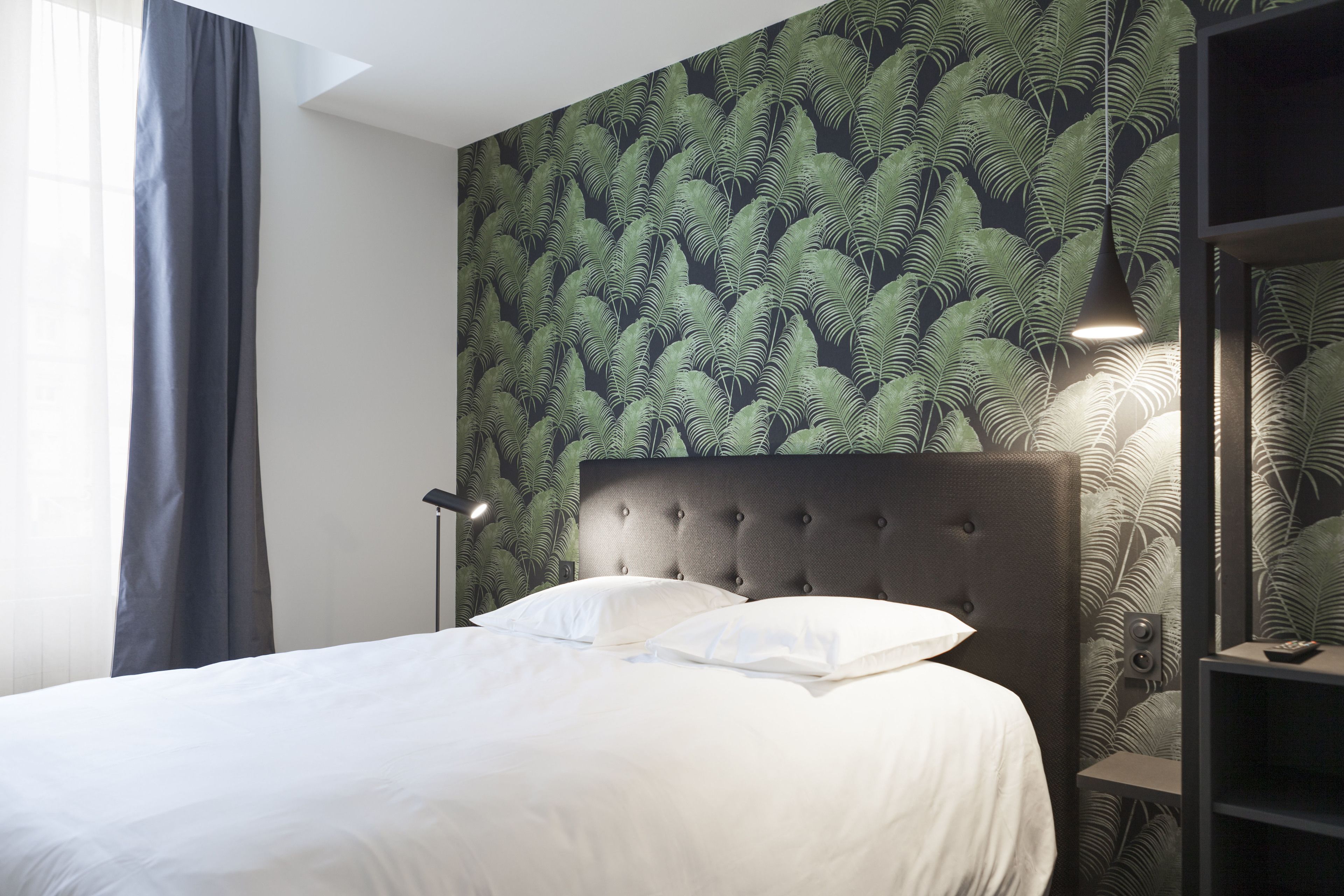 standard double room | desk, soundproofing, free wifi, bed sheets