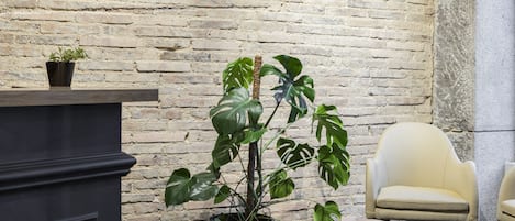 Coin salon dans le hall