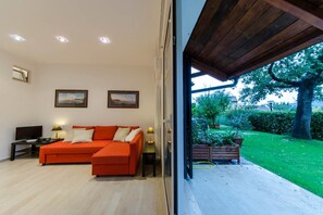 Living area - JOIVY Golf Garlenda - Charming Villa Guest House (Garlenda)