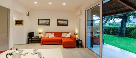 Maison, 1 chambre | Aire de séjour | Téléviseur ACL de 50 cm avec télévision numérique, téléviseur