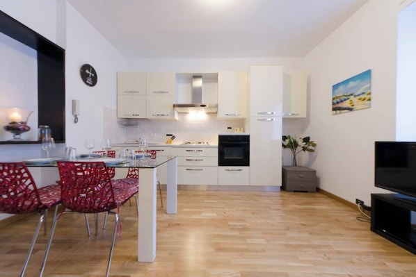 Apartment, 1 Bedroom | Private kitchen