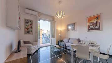 Appartamento, 2 camere da letto, balcone | Soggiorno | TV