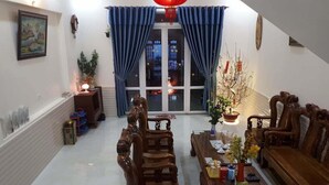 Lobby sitting area - PHAMHUNG HOUSE (Xuan Huong - Da Lat)