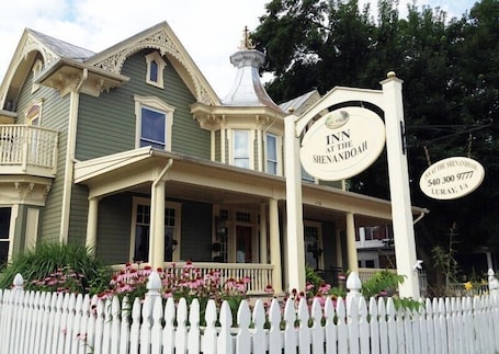 Front of property. Inn of the Shenandoah
