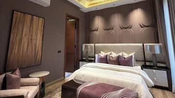 1 bedroom, premium bedding, minibar, in-room safe