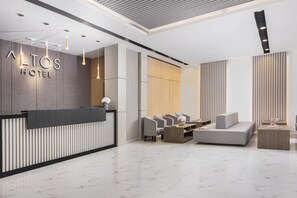 Coin salon dans le hall