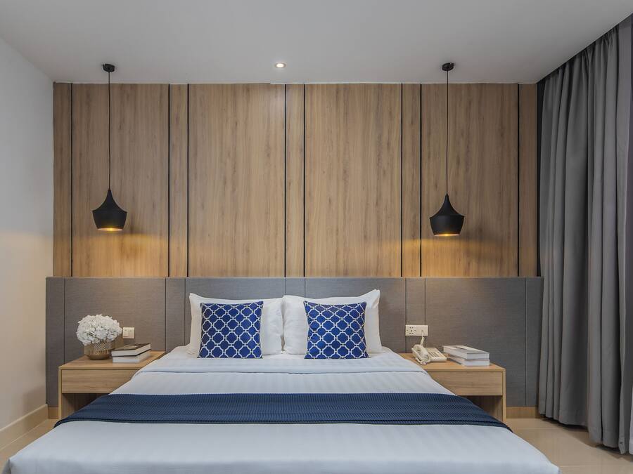 Quarto casal superior | Frigobar, cofres nos quartos, escrivaninha