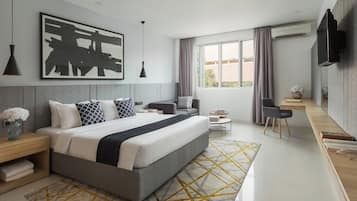 Dobbeltrom – deluxe | Minibar, safe på rommet, skrivebord og skrivebord for bærbar PC