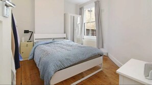 Apartment (1 Bedroom) | 1 bedroom, premium bedding, iron/ironing board, free WiFi - Rustic 1 Bedroom Garden Apartment in the Heart of East London (London)