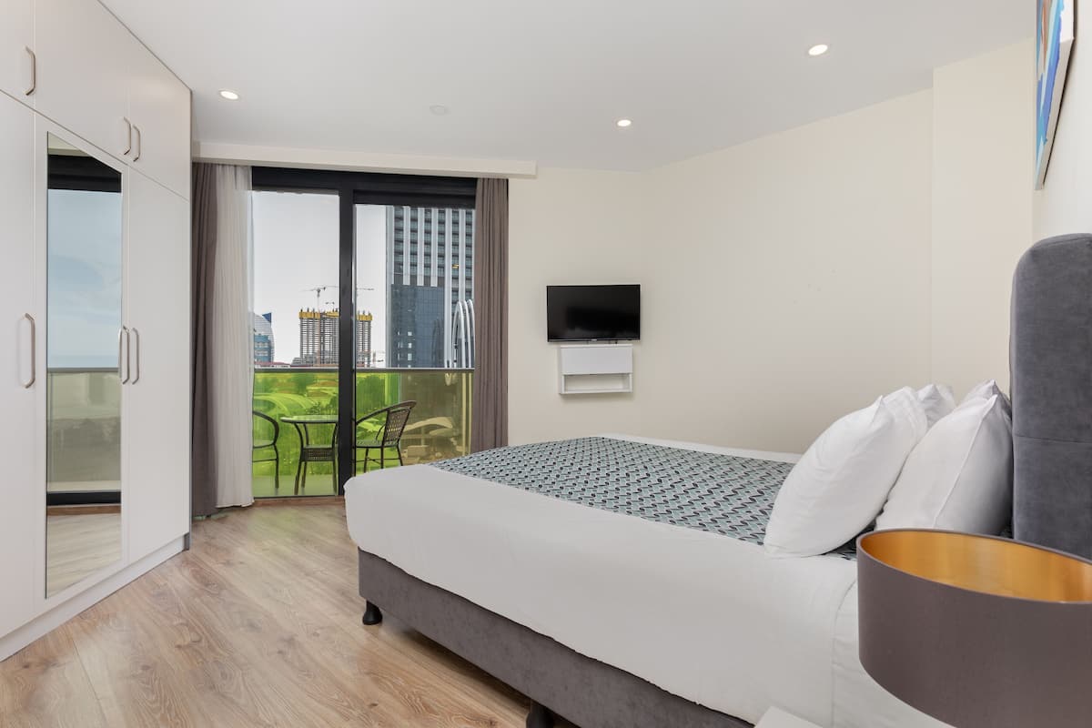 2 Bedroom Sea View & Balcony | 1 bedroom, desk, soundproofing, iron/ironing board