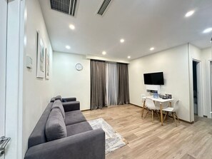 Desk, soundproofing, iron/ironing board, free WiFi - Bellevue Residence Suites (Batumi)