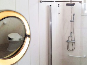 Studio, barrierefrei, Kochnische (Negramaro) | Badezimmer