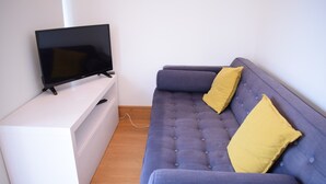 Living room - Modern 1 Bedroom Flat in Chelsea With Balcony (London)