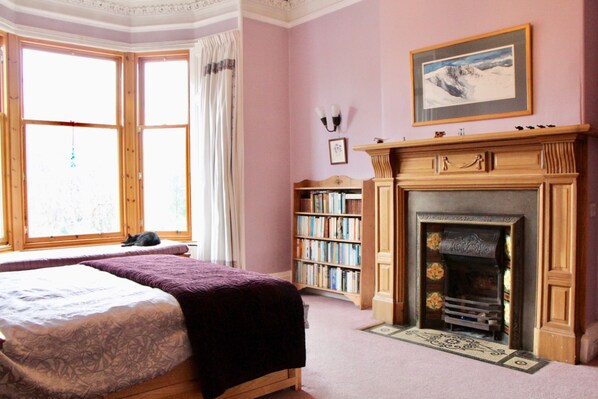 4 Schlafzimmer, Schreibtisch, Bügeleisen/Bügelbrett, kostenloses WLAN