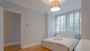 3 bedrooms, iron/ironing board, WiFi (free)