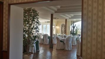 Colazione a buffet inclusa, servita tutte le mattine