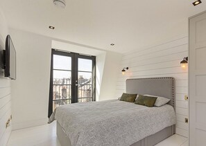 Hus (4 Bedrooms) | 4 sovrum, strykjärn/strykbräda, gratis wi-fi och sängkläder
