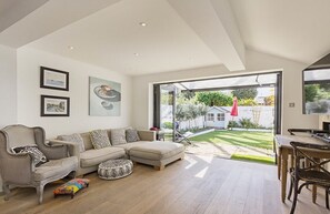 Living room - 4 Bedroom Town House in Shepherds Bush (London)