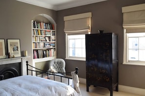 2 bedrooms, iron/ironing board, free WiFi - 2 Bedroom House in the Heart of Angel (London)