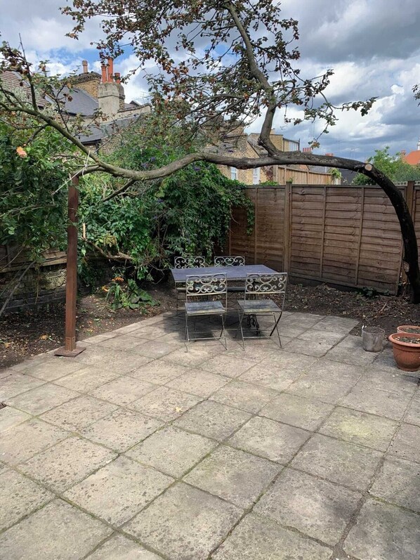Appartement (2 Bedrooms) | Balcon