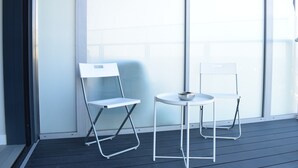 Unclassified image, 2 of 11, button - Modern Highrise 1 Bedroom Flat With Balcony (London)