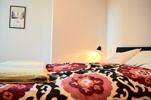 2 bedrooms, iron/ironing board, free WiFi