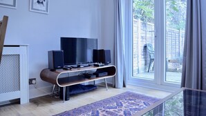 Interior - 2 Bedroom Garden Flat Lower Holloway (London)