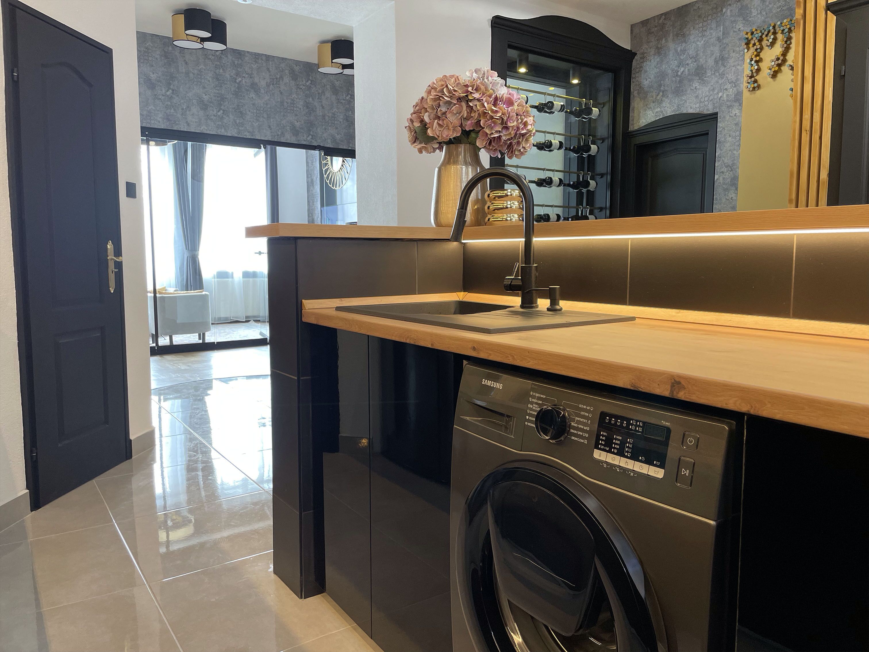 panoramic apartment, 2 bedrooms | private kitchen | coffee/tea maker, electric kettle