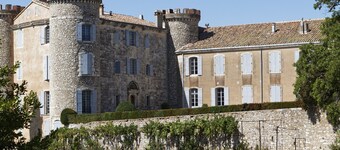 Quiet villa with pool