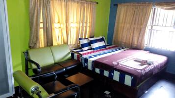 Minibar, desk, laptop workspace, blackout drapes