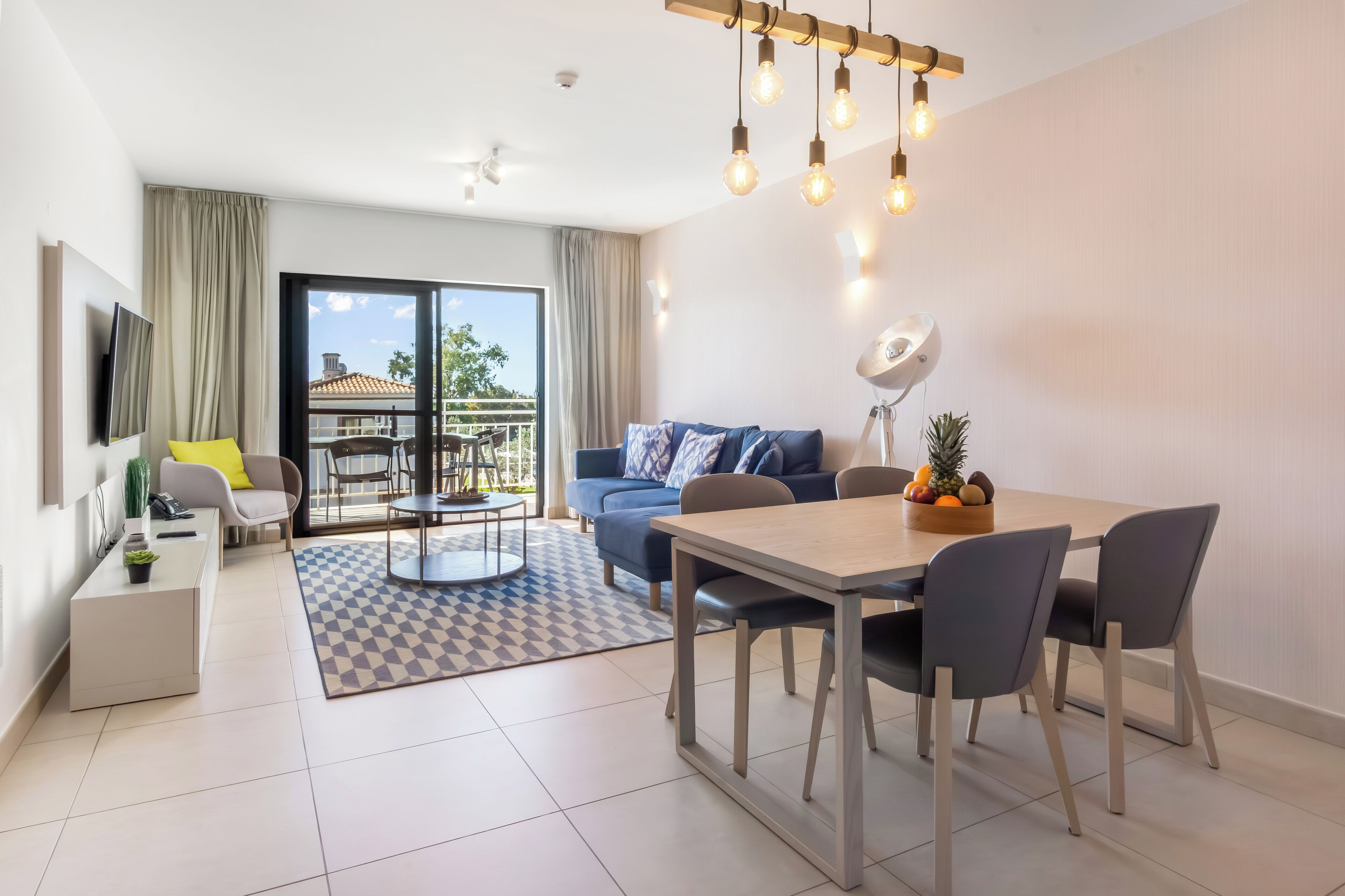 Departamento, 1 habitación, para no fumadores | Área de sala de estar | Televisión de pantalla plana y piso con calefacción 