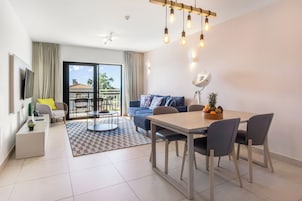 Apartamento, 1 habitación, no fumadores | Zona de estar | Una televisión de pantalla plana, suelo radiante